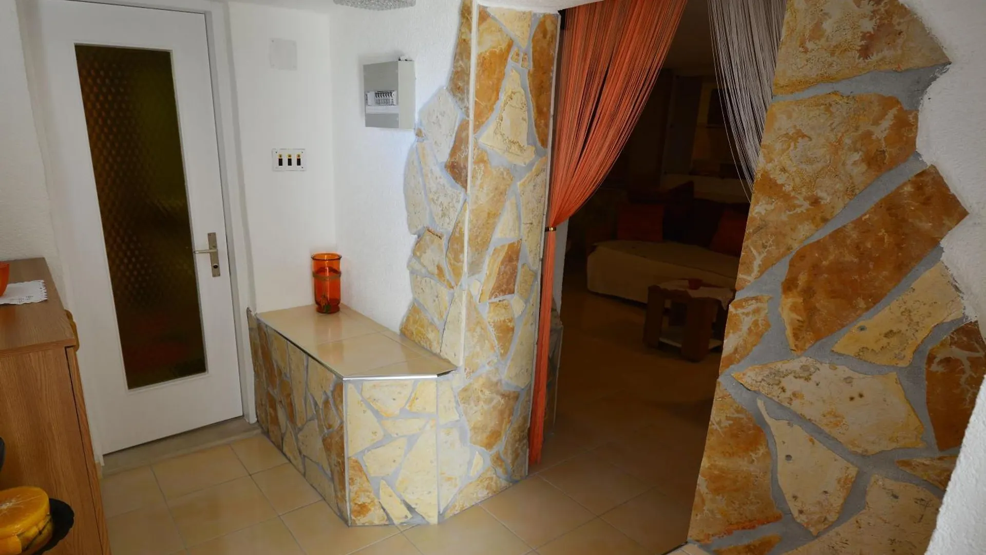 Ferienwohnung Mit Terrasse Und Grill Trogir