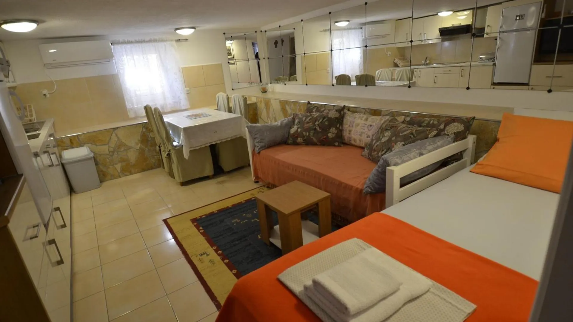 Appartement Ferienwohnung Mit Terrasse Und Grill Trogir Kroatië