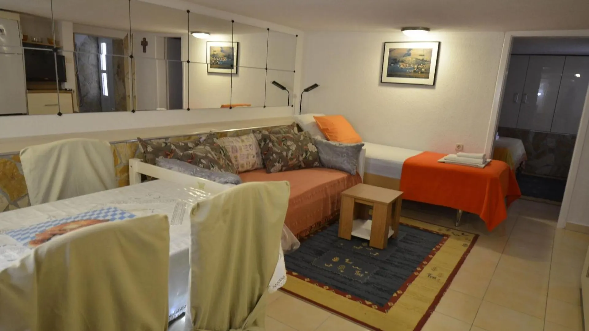 Ferienwohnung Mit Terrasse Und Grill Trogir