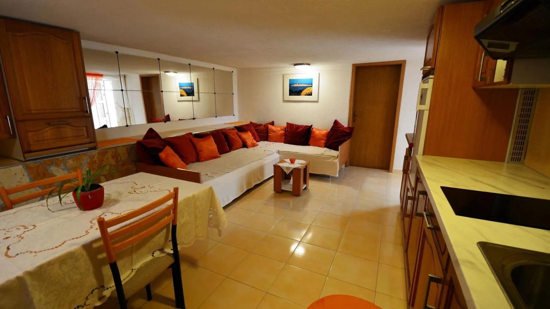 Ferienwohnung Mit Terrasse Und Grill Trogir 0*,  Kroatien